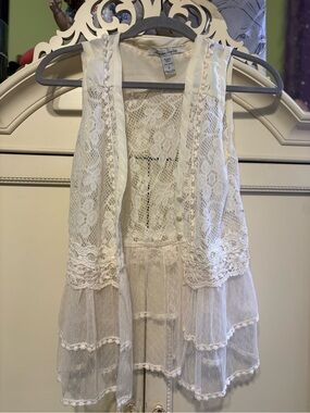 American rag lace vest cream size small